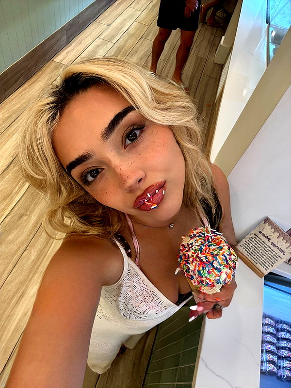 v.qx instagram image archive image