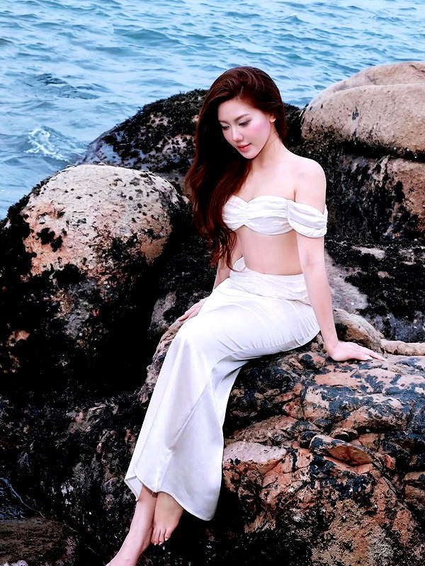 lyhythuedoxinh instagram image archive image