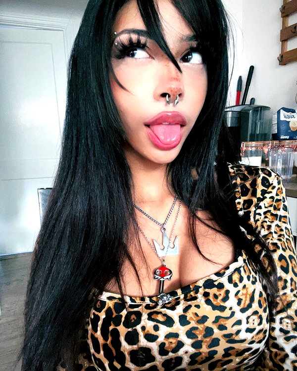 twodollie instagram image archive image