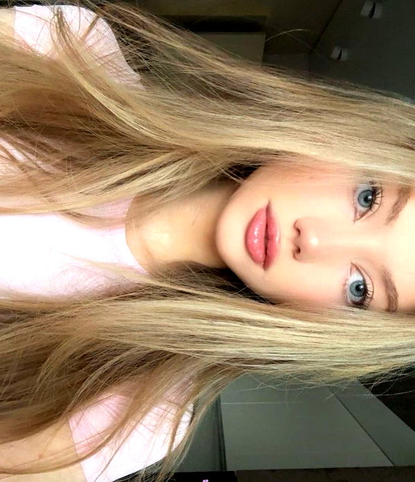 baddiesessence instagram image archive image