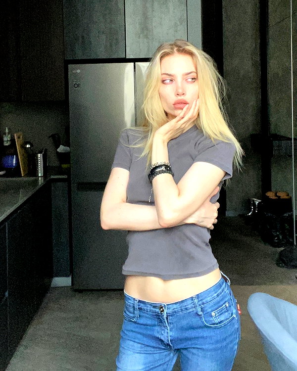 anya4everr instagram image archive image