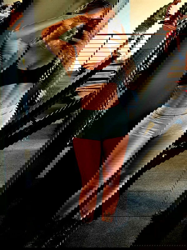 itshayleydavies itshayleydavies archive image