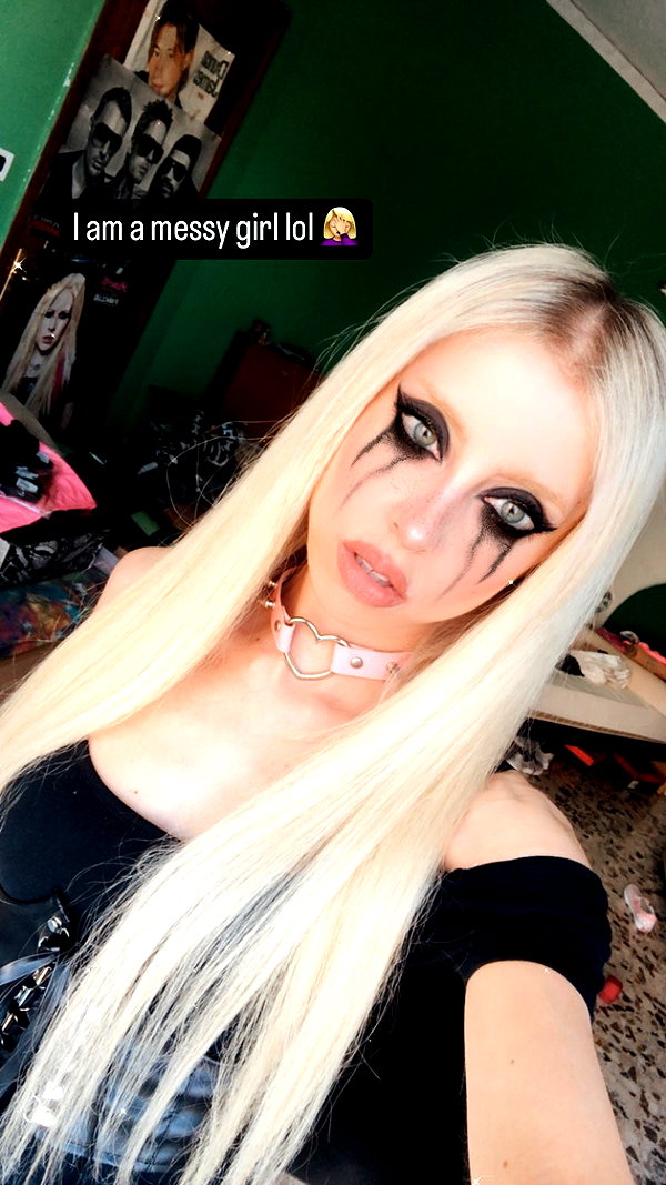 roxiechelon2 archive image