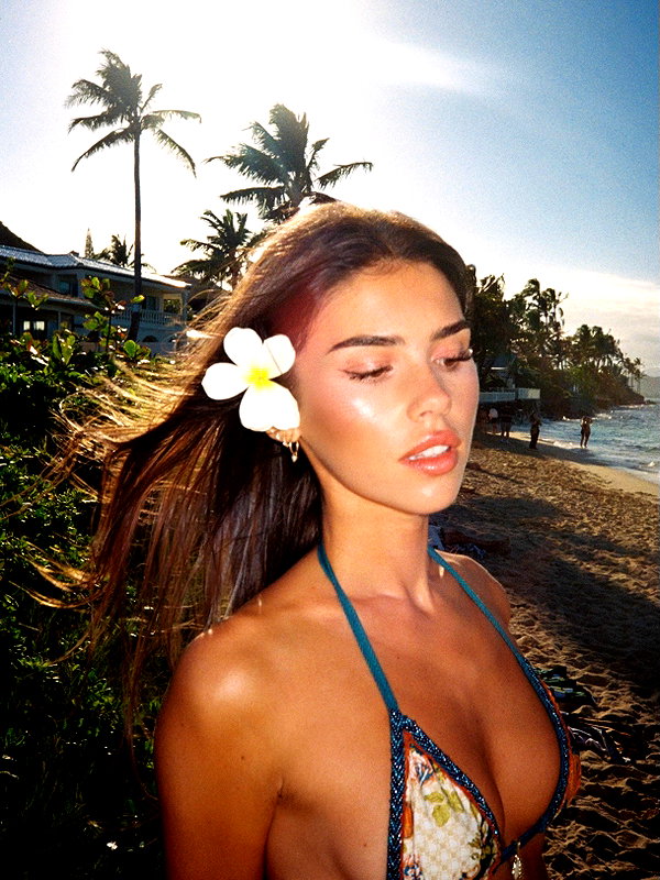 leahhalton instagram image archive image