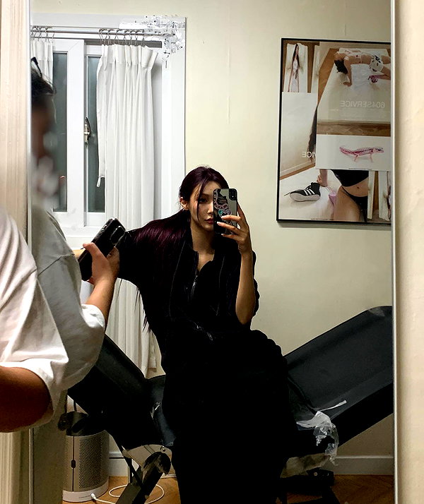 Archived image from @heroineseen on Instagram