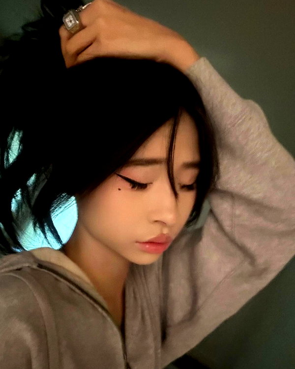 princessamelia_official instagram image archive image