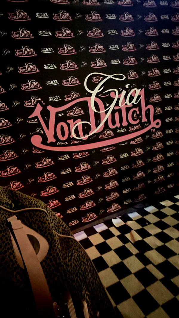 venenochelle venenochelle archive image