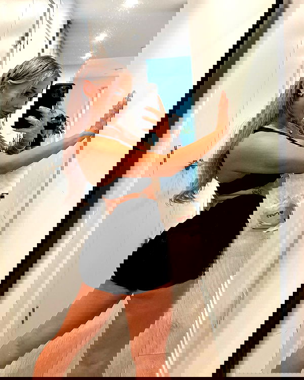 itshayleydavies itshayleydavies archive image