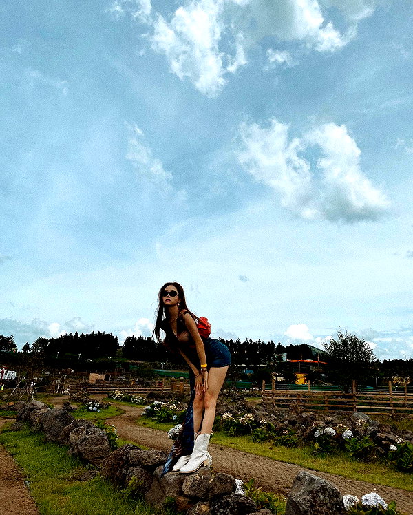 dear.zia instagram image archive image