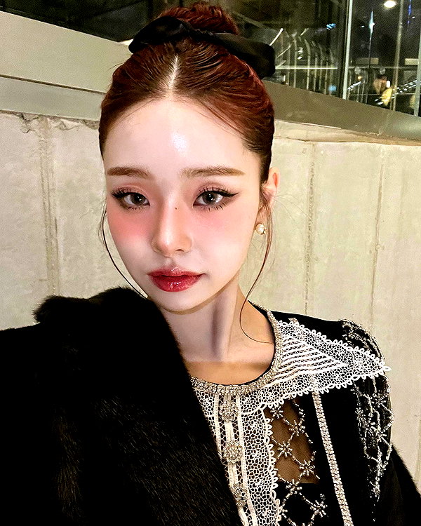dear.zia instagram image archive image