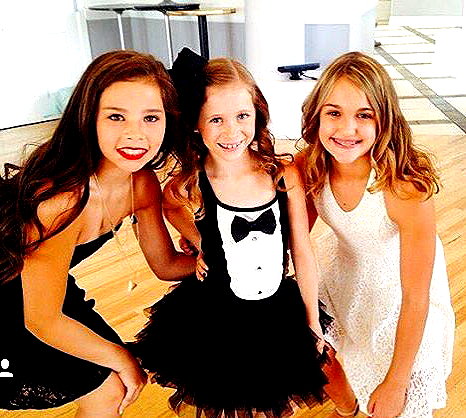 ellianawalmsley instagram image archive image