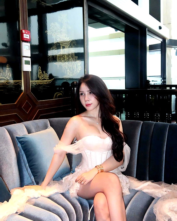 lyhythuedoxinh instagram image archive image