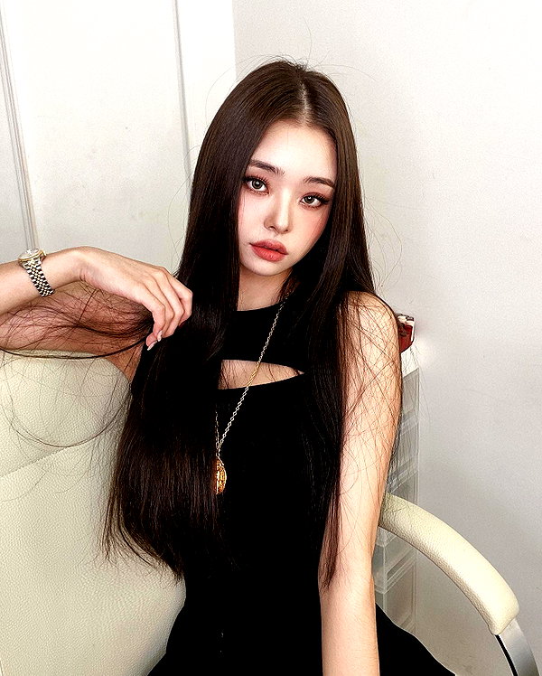 dear.zia instagram image archive image
