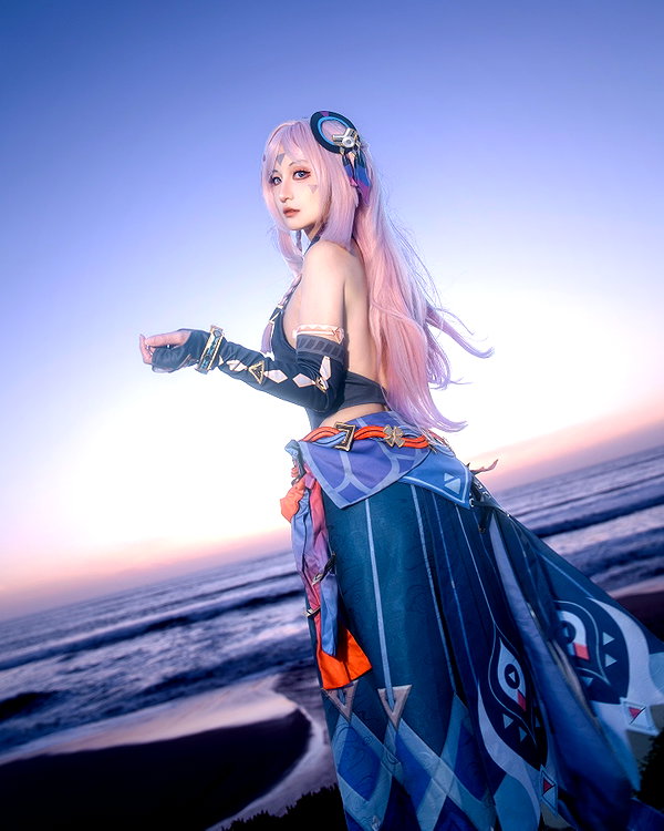 miee_cos instagram image archive image