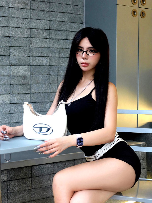 lyhythuedoxinh instagram image archive image