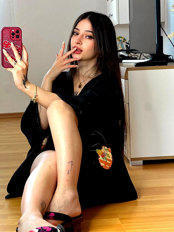 cata.leyah instagram image archive image