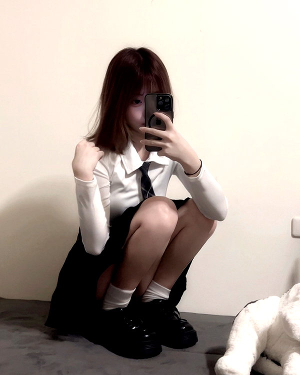 1zxhy__ instagram image archive image