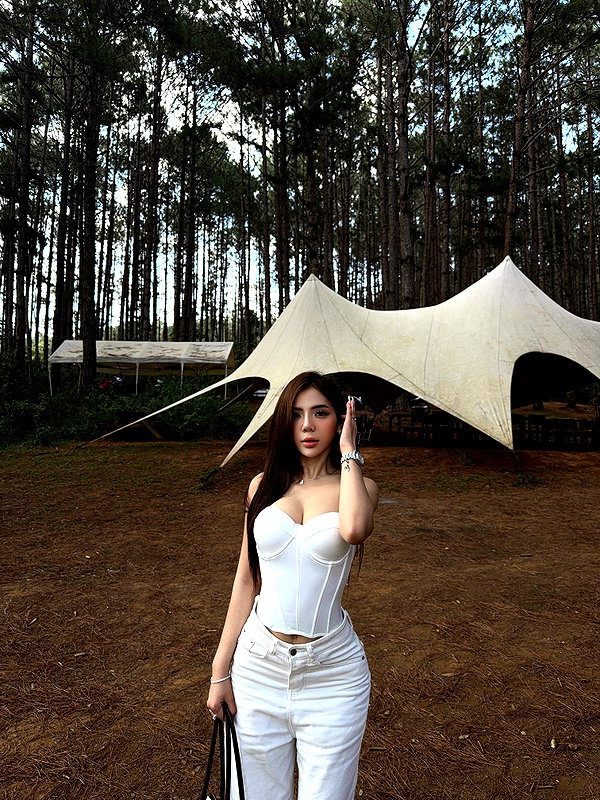 lyhythuedoxinh instagram image archive image