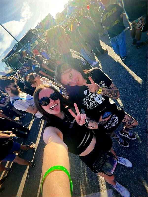 megann_eliizabeth instagram image archive image