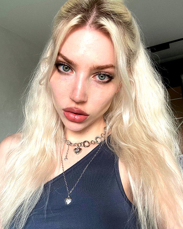 anya4everr instagram image archive image