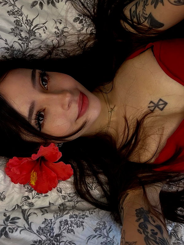 cata.leyah instagram image archive image