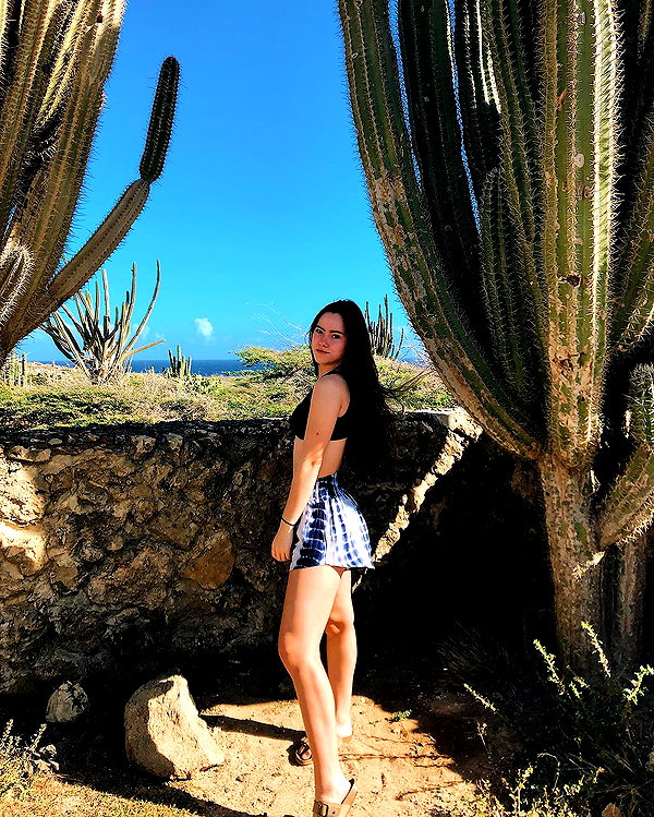 katelynernst3 instagram image archive image