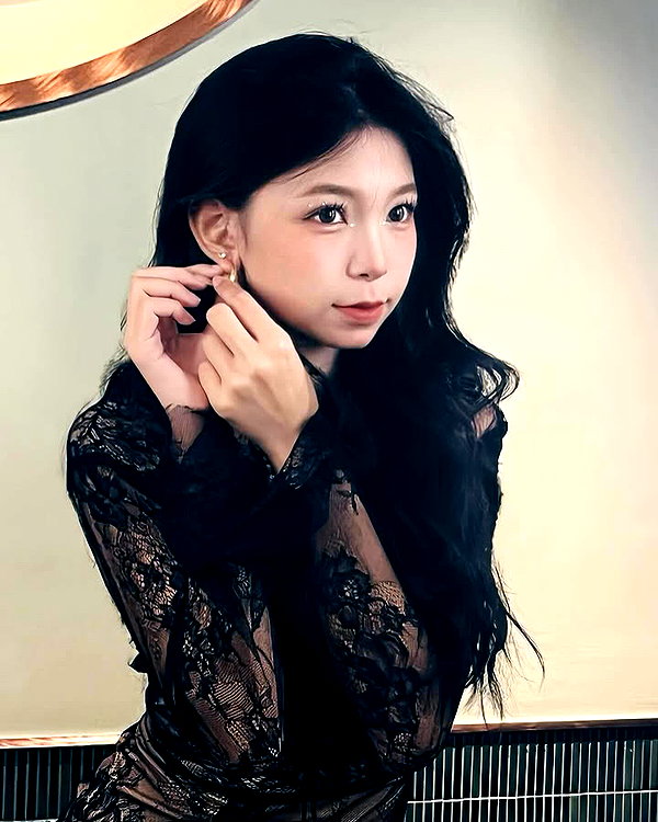 lyhythuedoxinh instagram image archive image