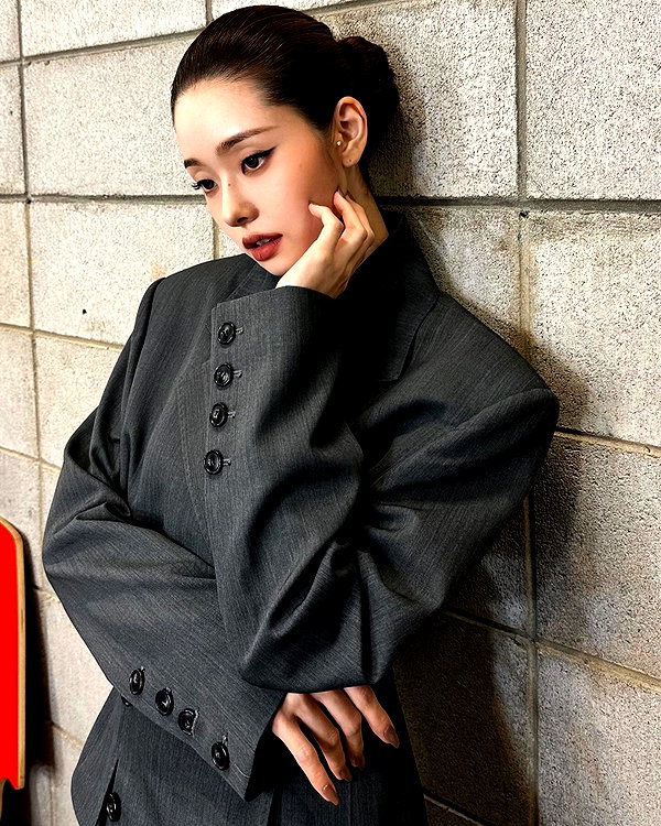 dear.zia instagram image archive image