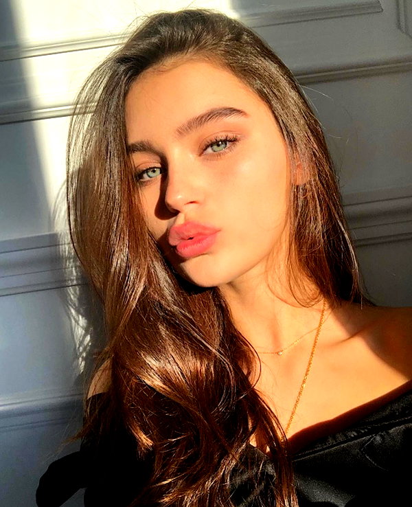 baddiesessence instagram image archive image