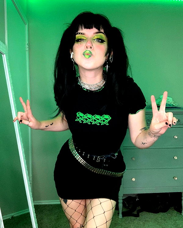 yeahimcaroline instagram image archive image