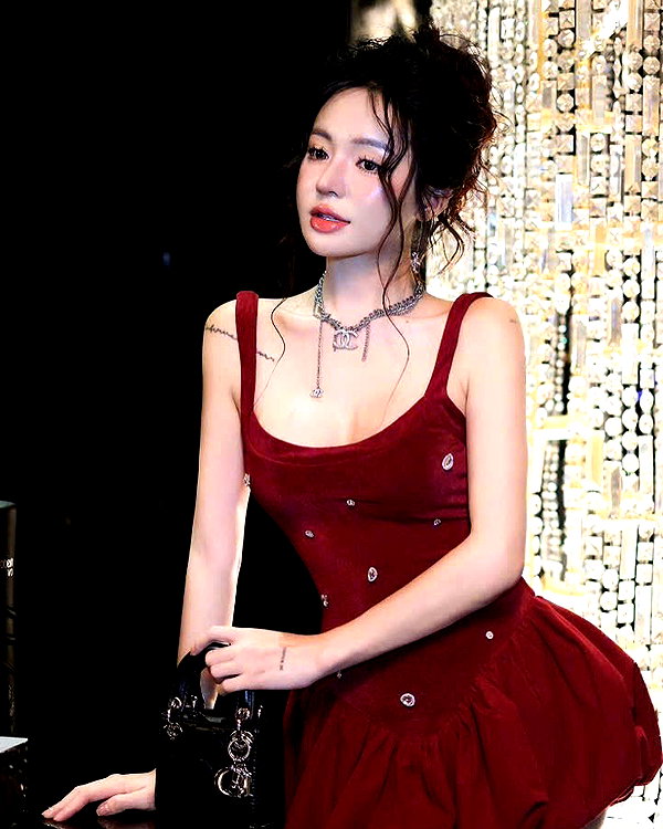 lyhythuedoxinh instagram image archive image