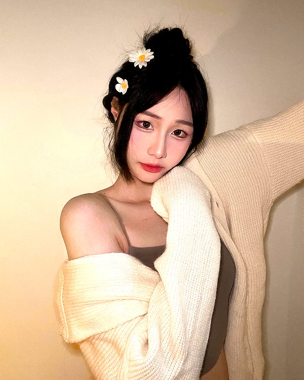 lai_931201 instagram image archive image