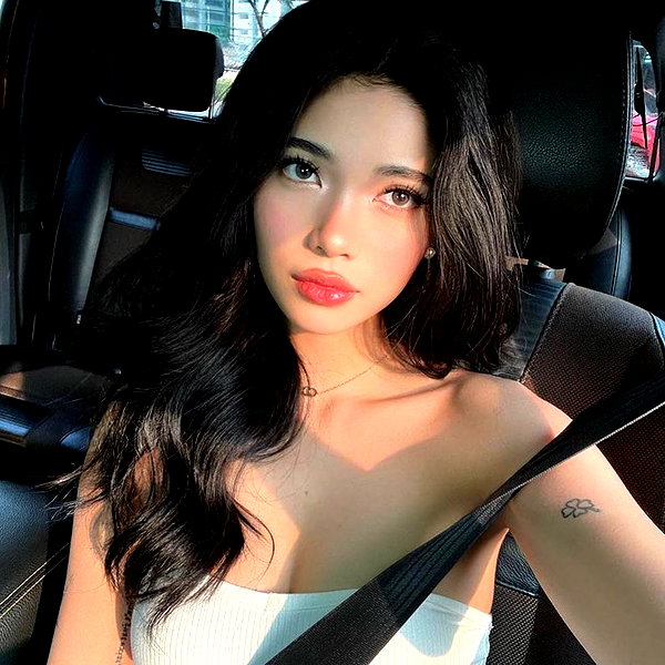 baddiesessence instagram image archive image