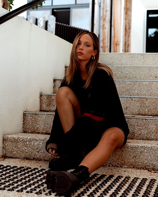 olivia.mathers instagram image archive image