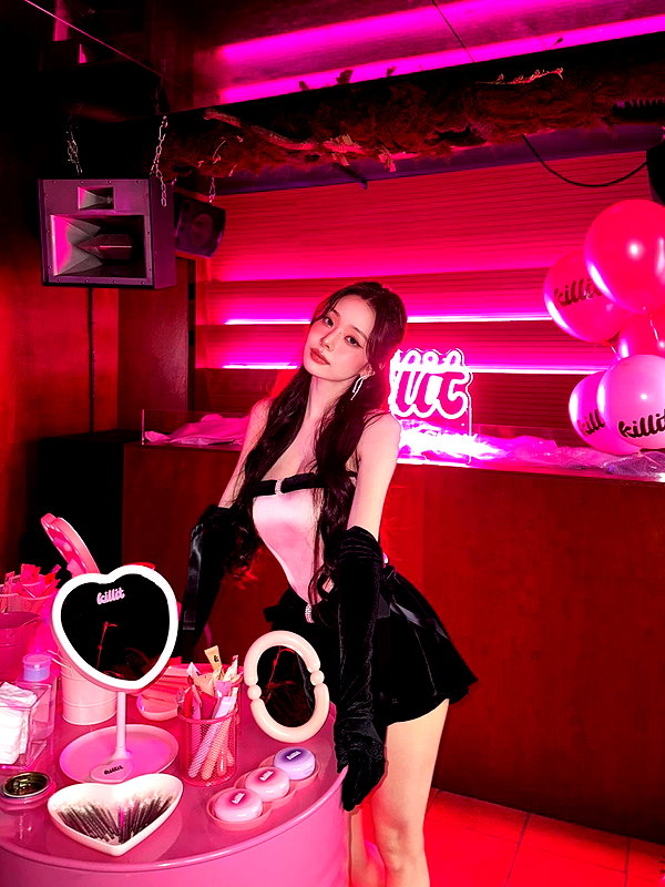 dear.zia instagram image archive image