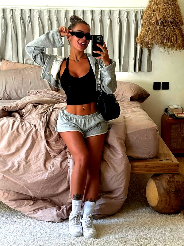 itshayleydavies instagram image archive image