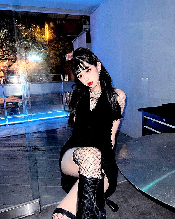 nixqq.425_ instagram image archive image