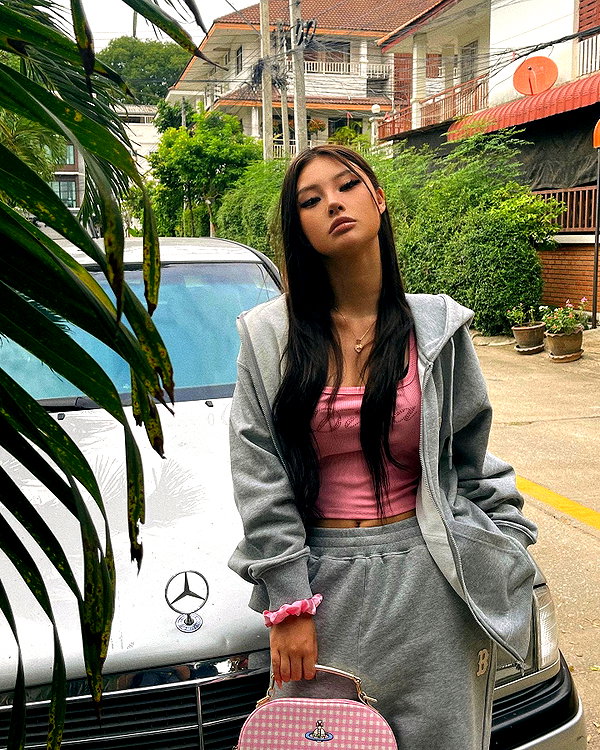 ll.lu1s instagram image archive image