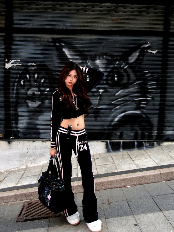 joycee.e instagram image archive image