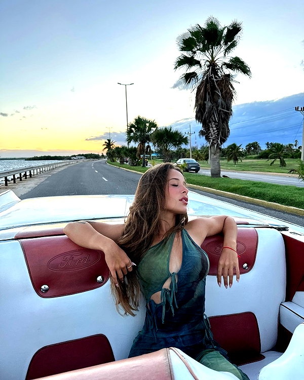 enikeeva_aliya instagram image archive image