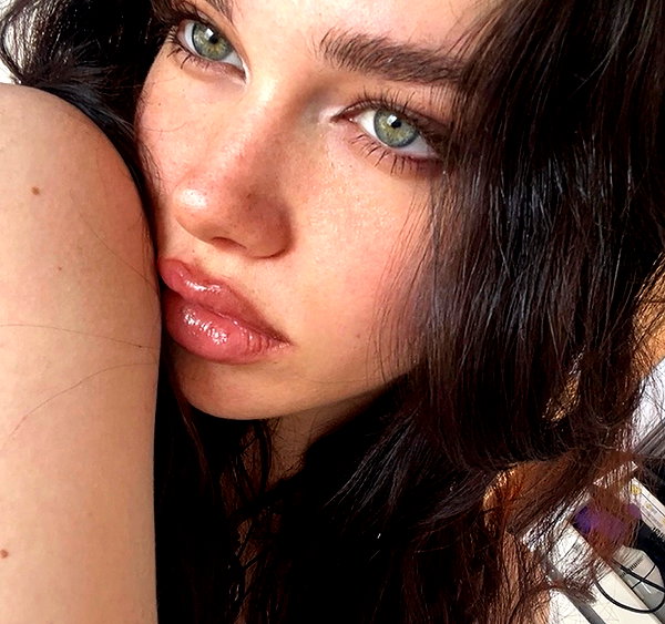 baddiesessence instagram image archive image