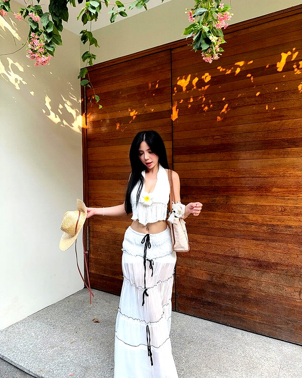lyhythuedoxinh instagram image archive image