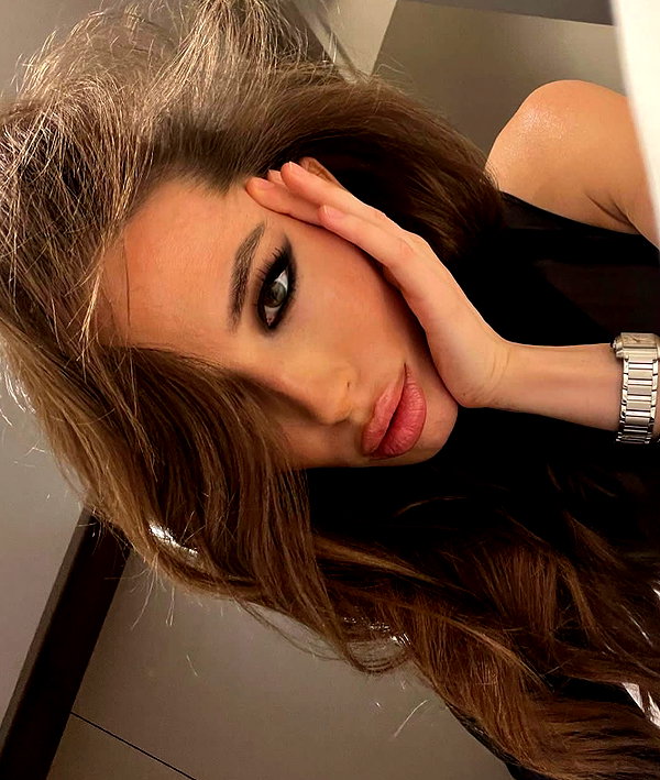 baddiesessence instagram image archive image