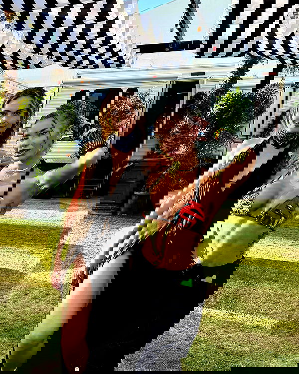 itshayleydavies itshayleydavies archive image