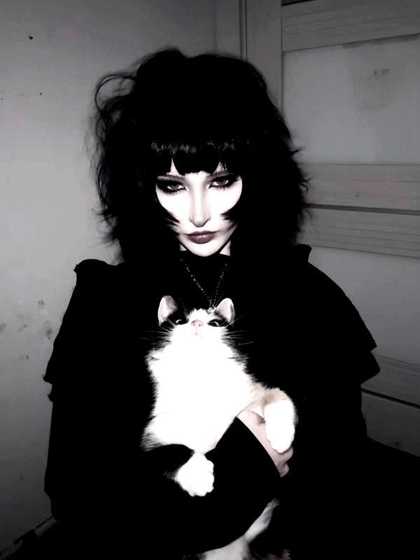 Archived image from @kk3tr1n4 on Instagram