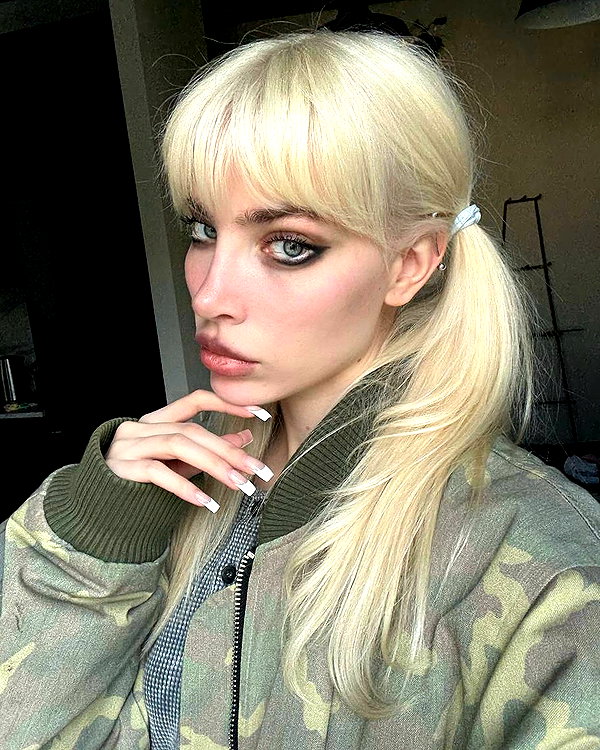 anya4everr instagram image archive image