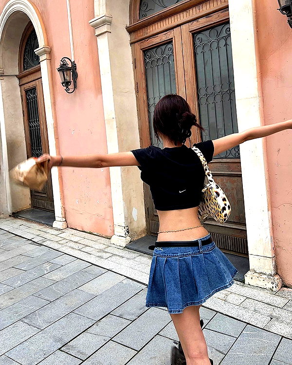 ll.lu1s instagram image archive image