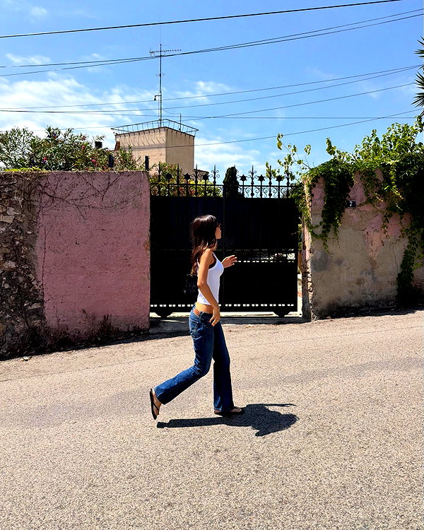 ainaratorneg instagram image archive image