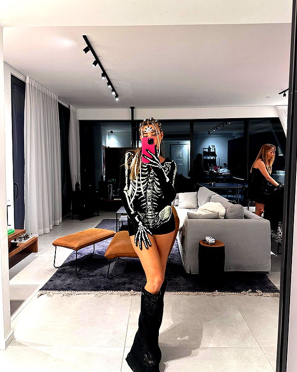 annezivi instagram image archive image