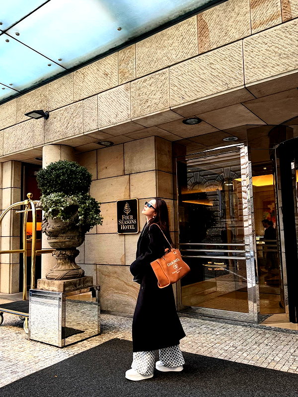 dear.zia instagram image archive image